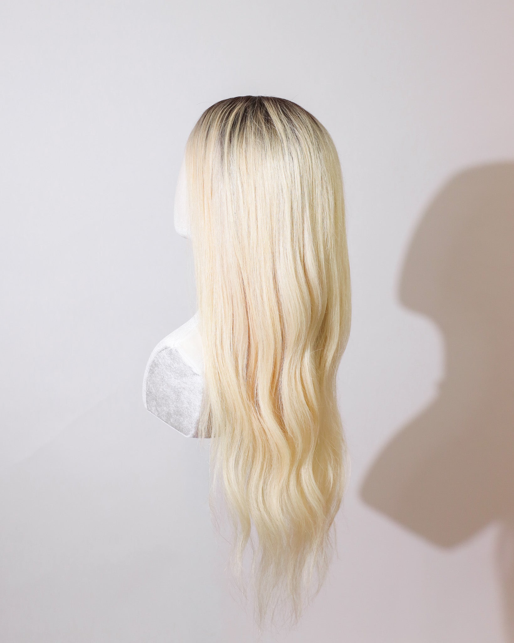 Sample Sale | Rooted Vanilla Blonde | Atelier Wig | 22"