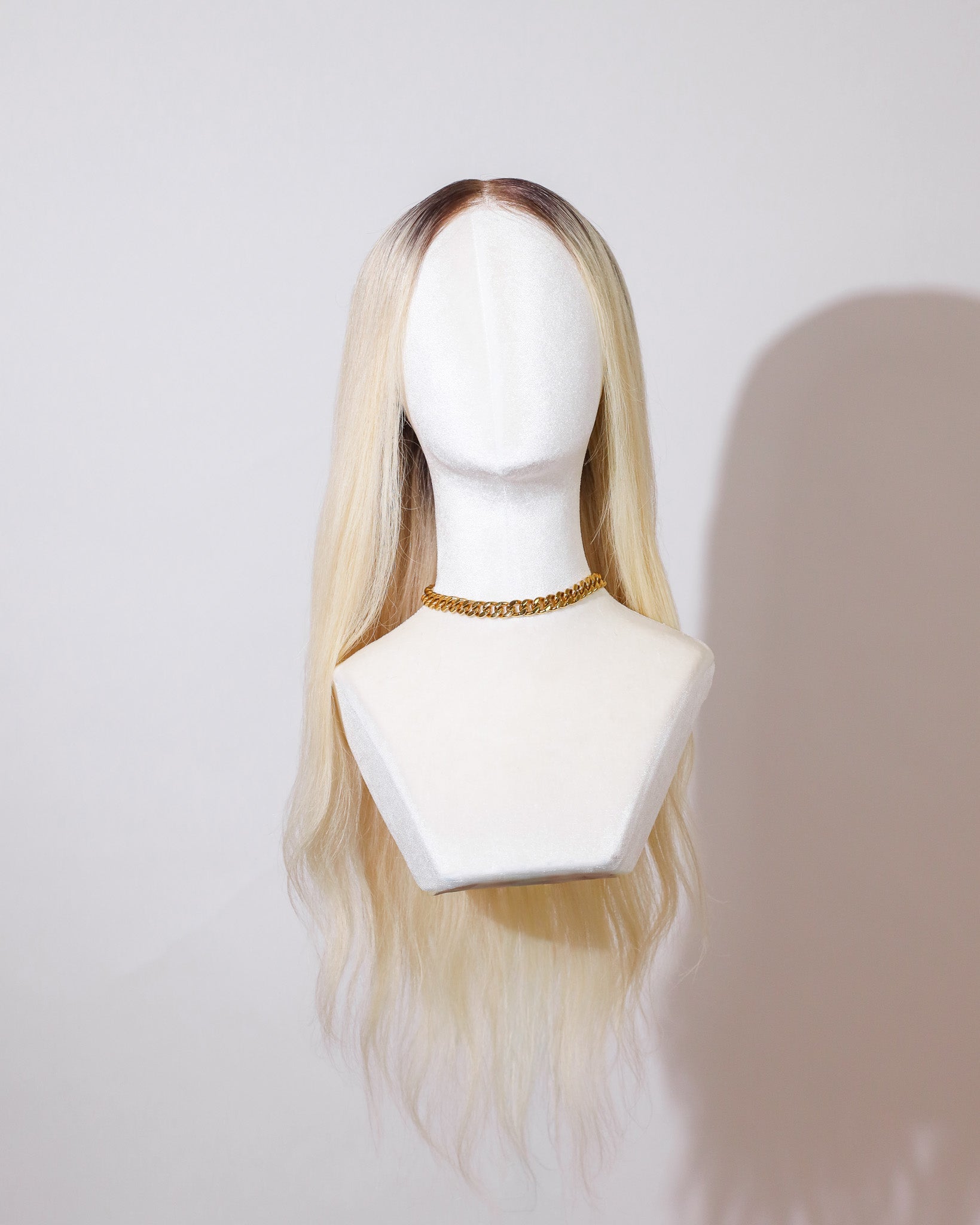Sample Sale | Rooted Vanilla Blonde | Atelier Wig | 22"