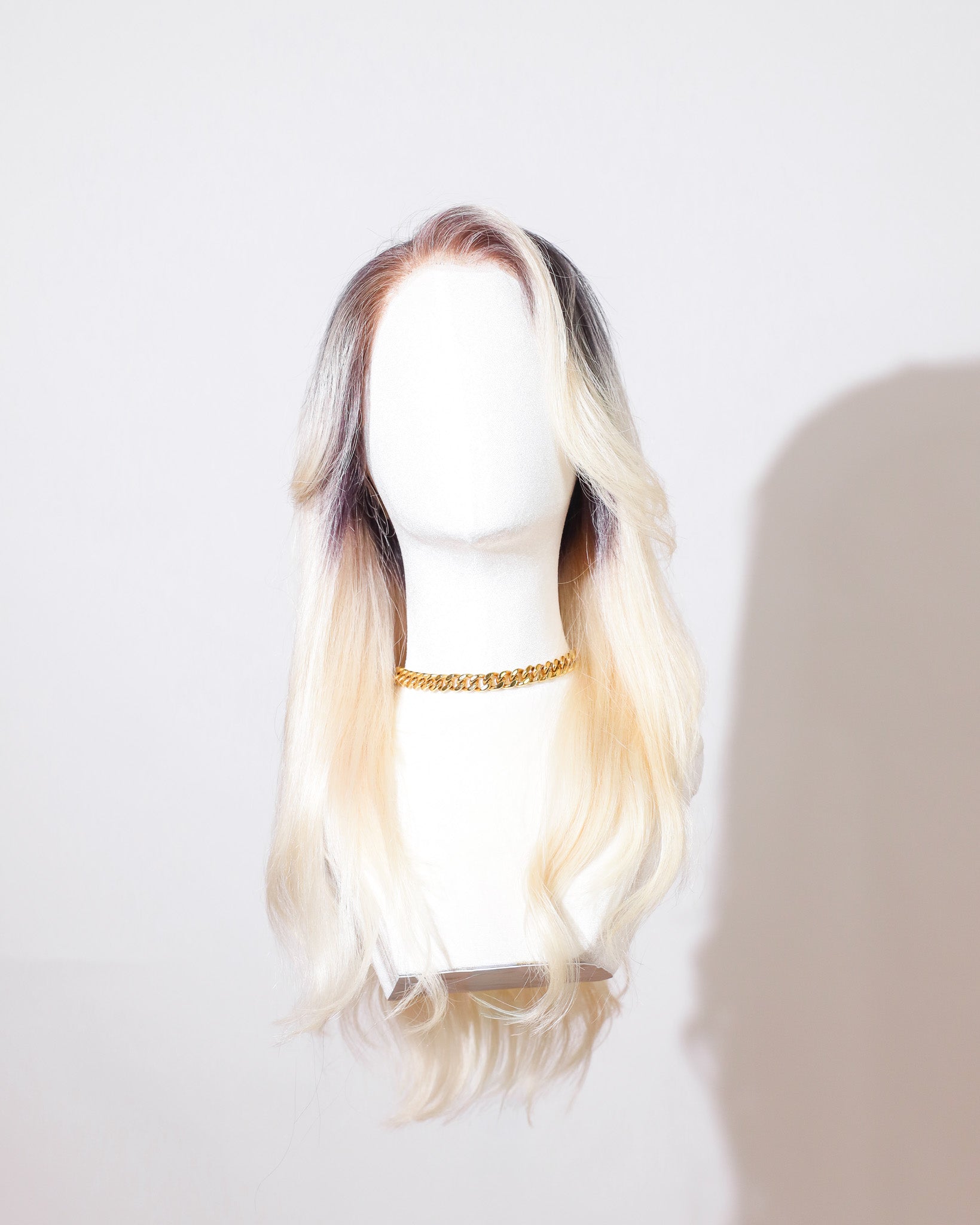 Sample Sale | Frosted Eclipse Blonde | Atelier Wig | 18"