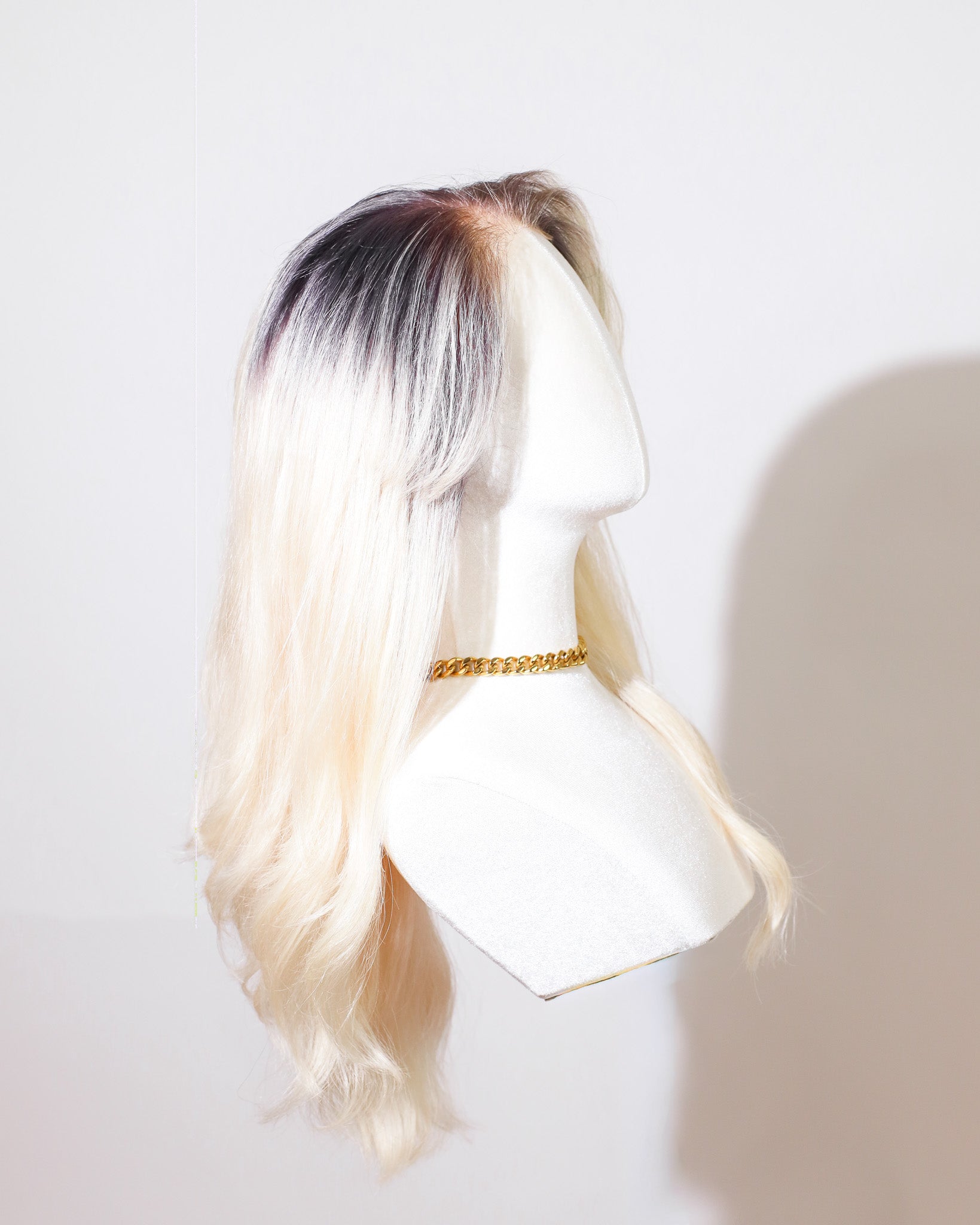 Sample Sale | Frosted Eclipse Blonde | Atelier Wig | 18"