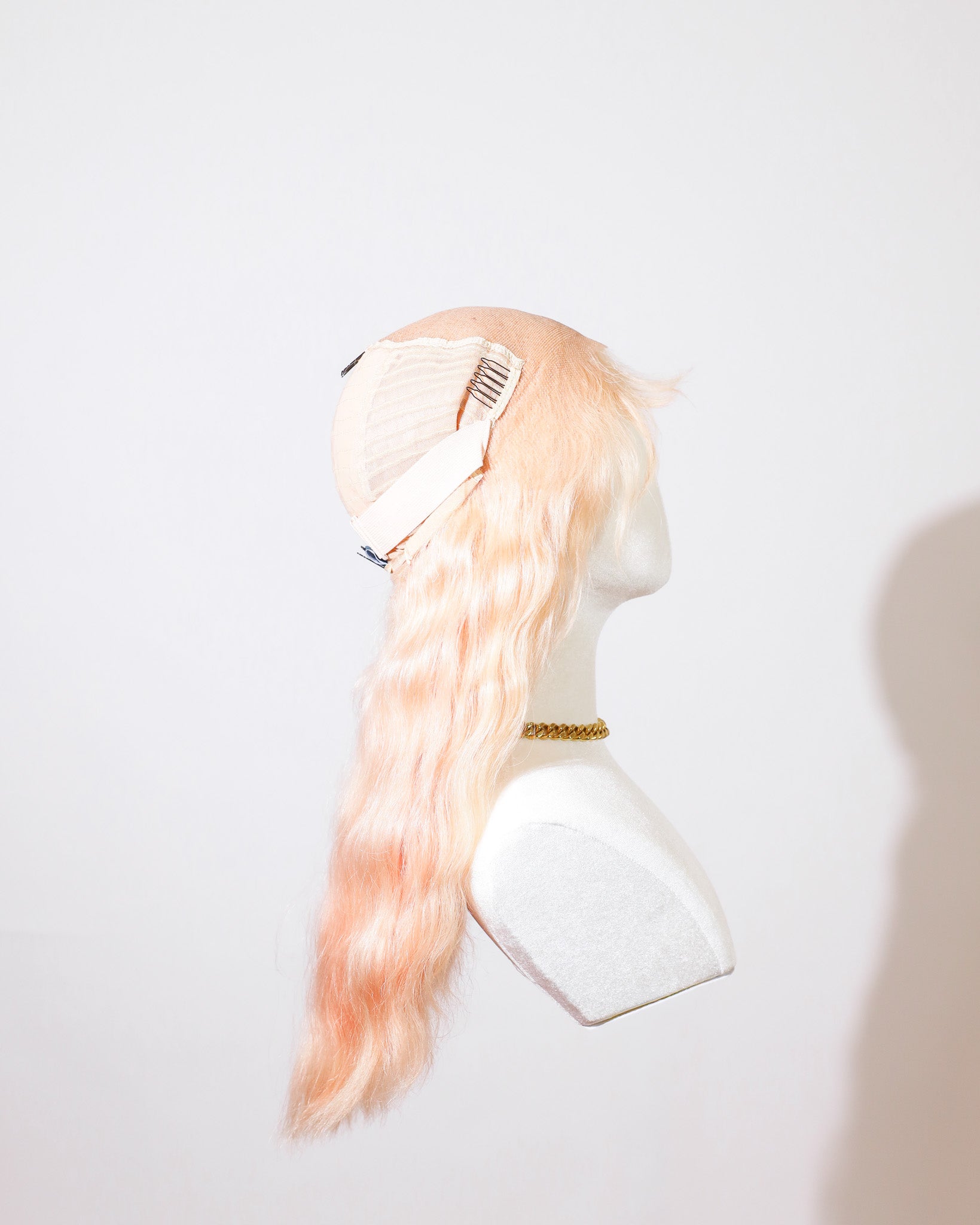 Sample Sale | Praline Peach | Atelier Wig | 16"
