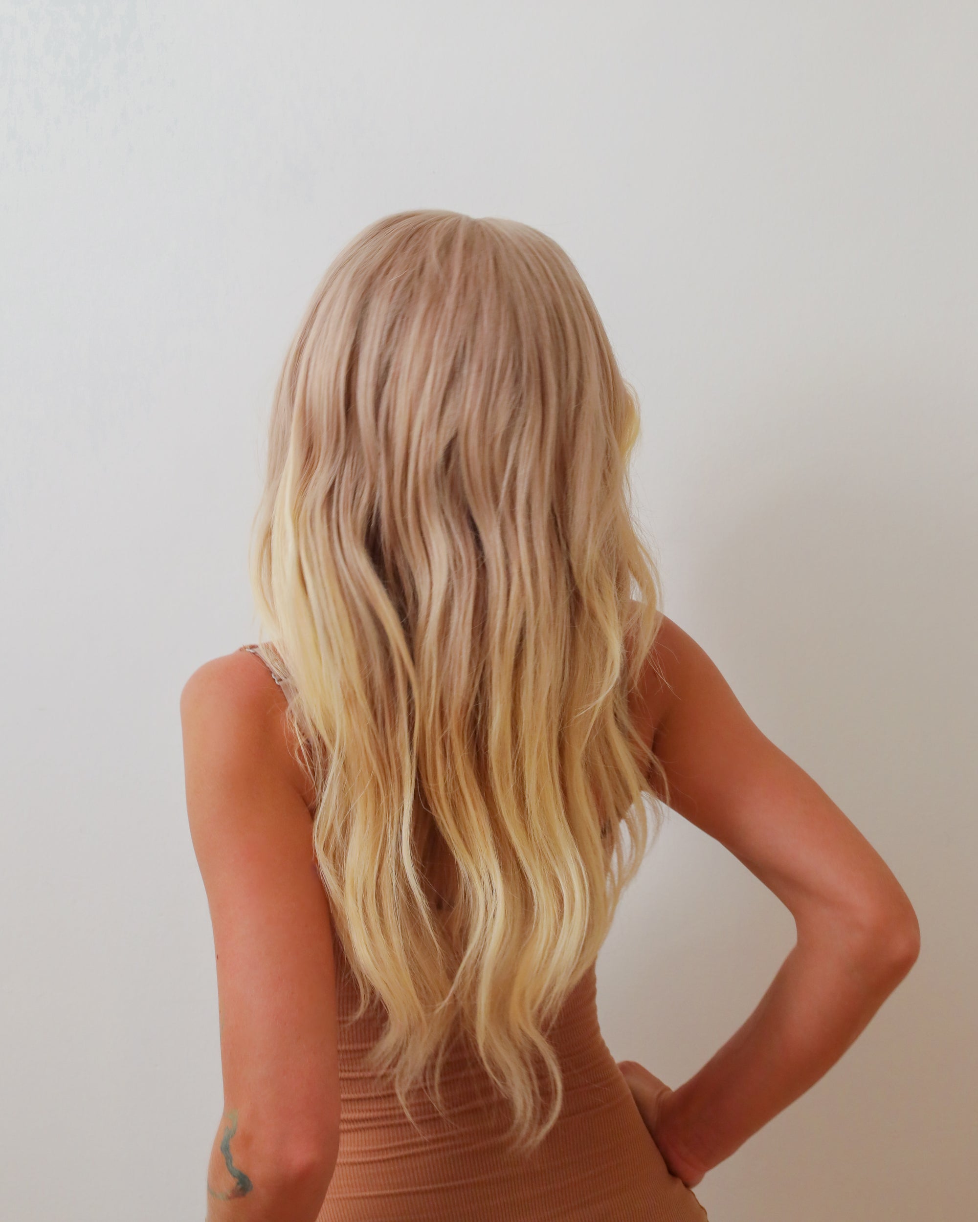 BEIGE VEIL HALO GLUELESS WIG